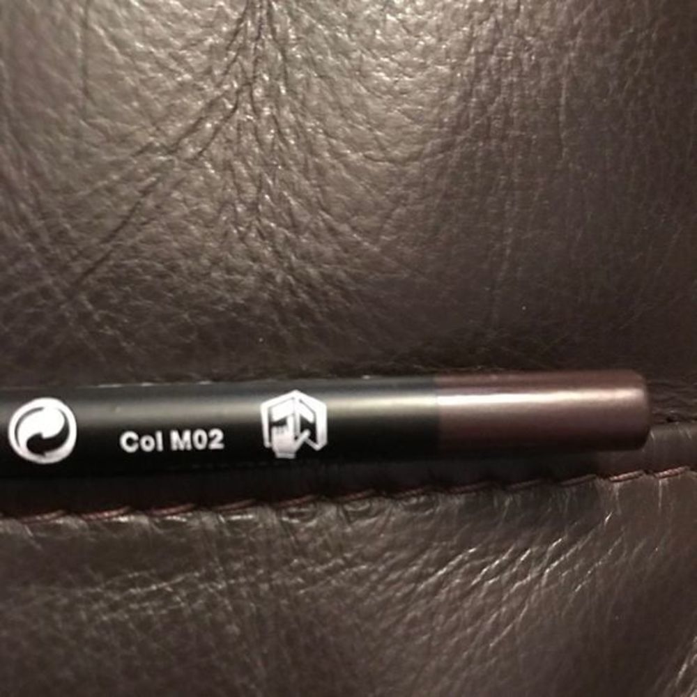 *30off3* New M.A.C. Eye/Lipliner Aloe Vera & Vitamin E - Picture 4 of 4